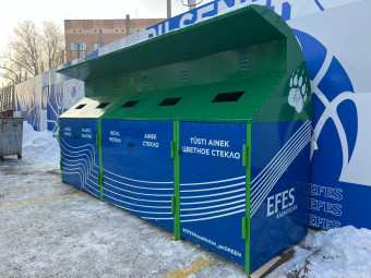Waste sorting station